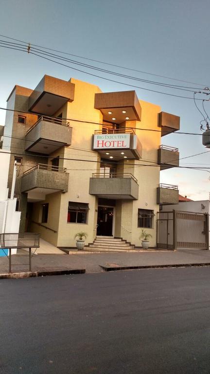 ארגוארי Big Executive Hotel מראה חיצוני תמונה